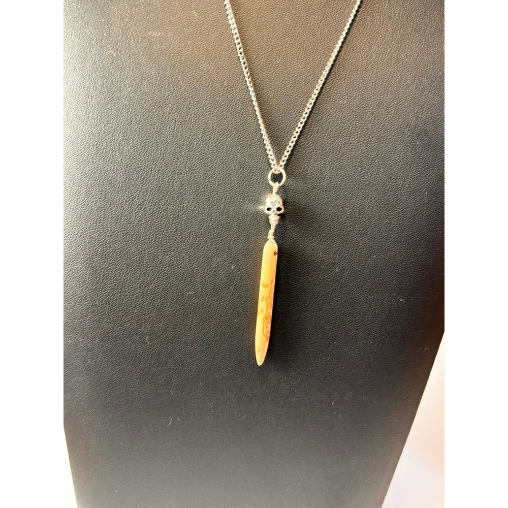 Necklace Silver Tone Skull Orange Cream Veined Stone Bead Goth Whimsygoth Boho